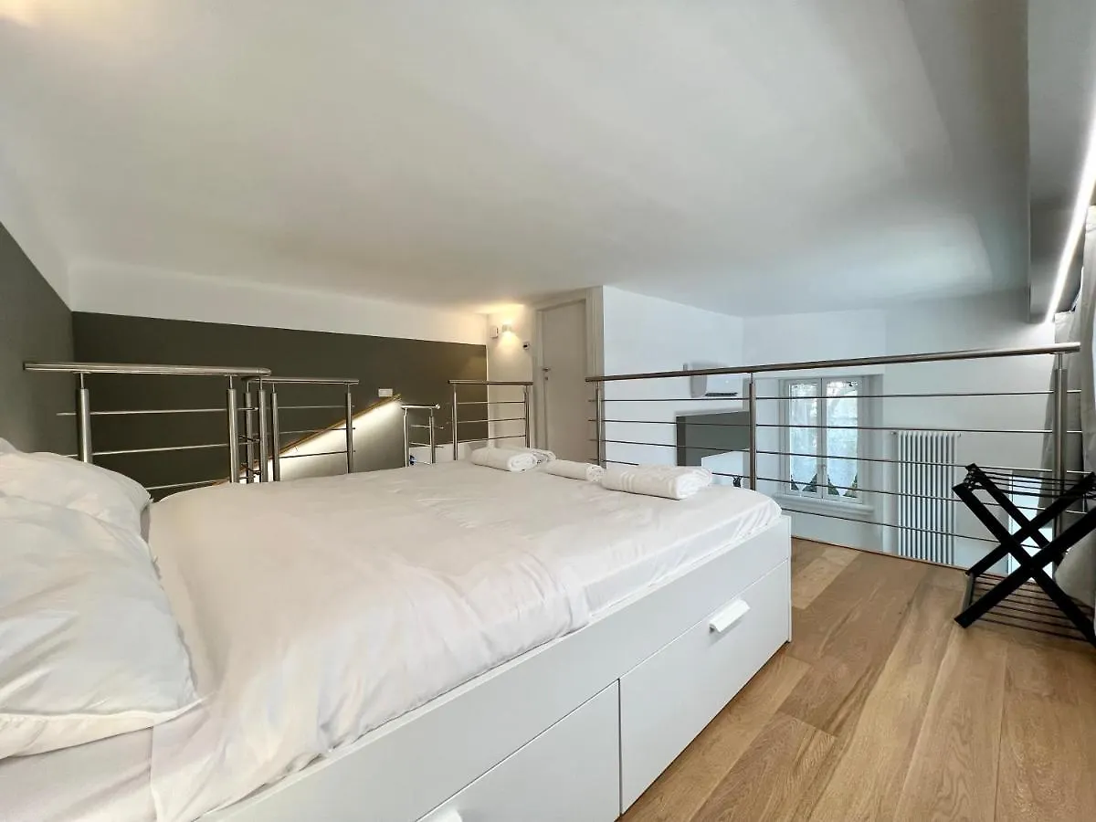 Central Luxe Haven Apartment Milan