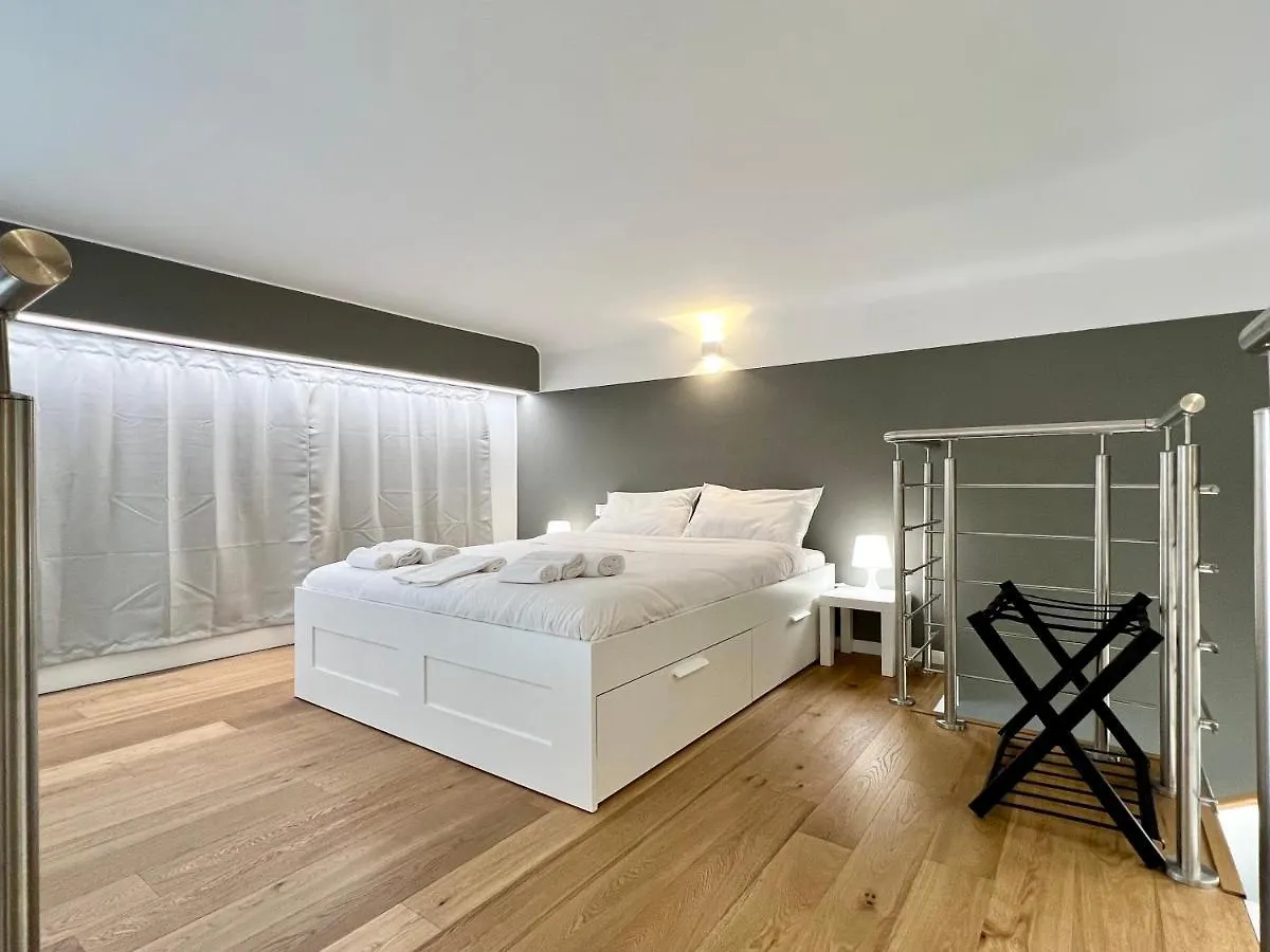Central Luxe Haven Apartment Milan 0*,  Italy