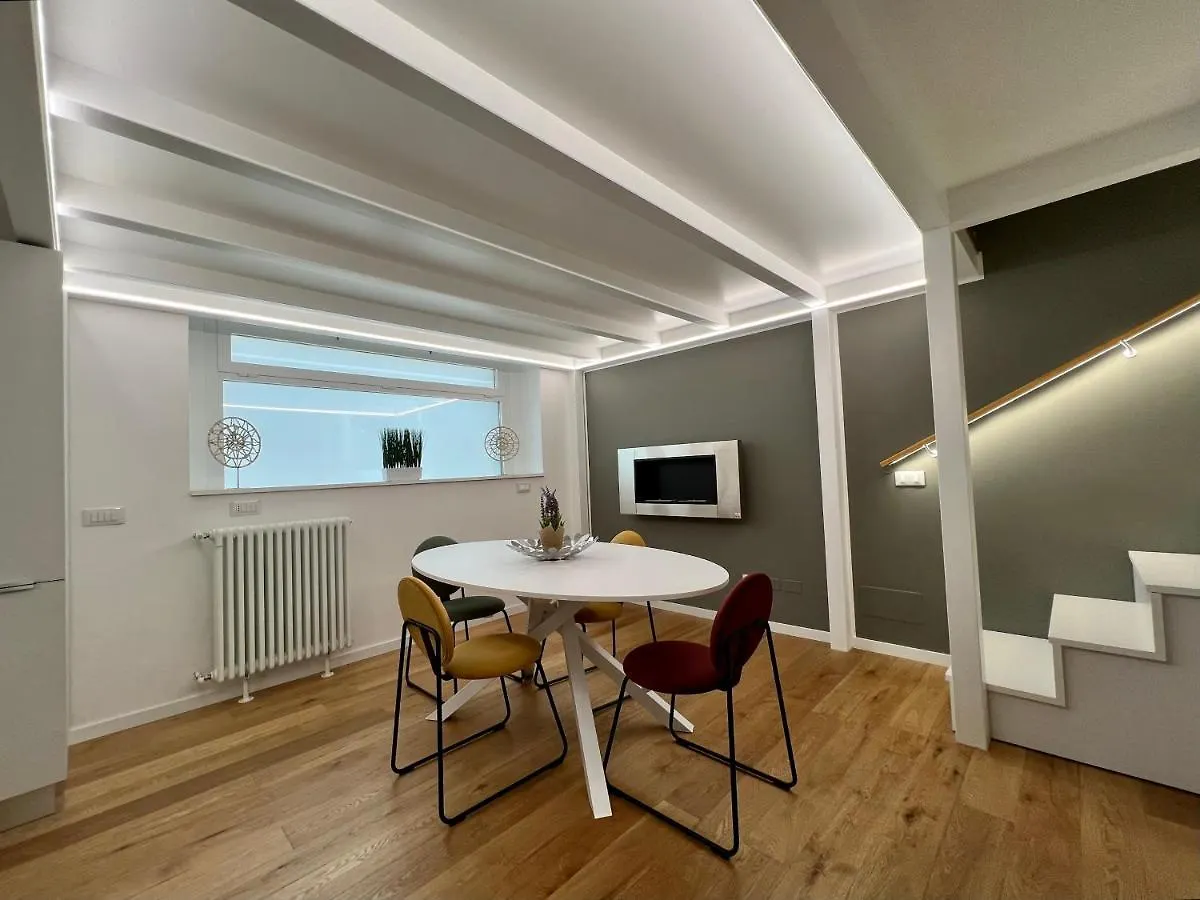 Central Luxe Haven Apartment Milan 0*,  Italy