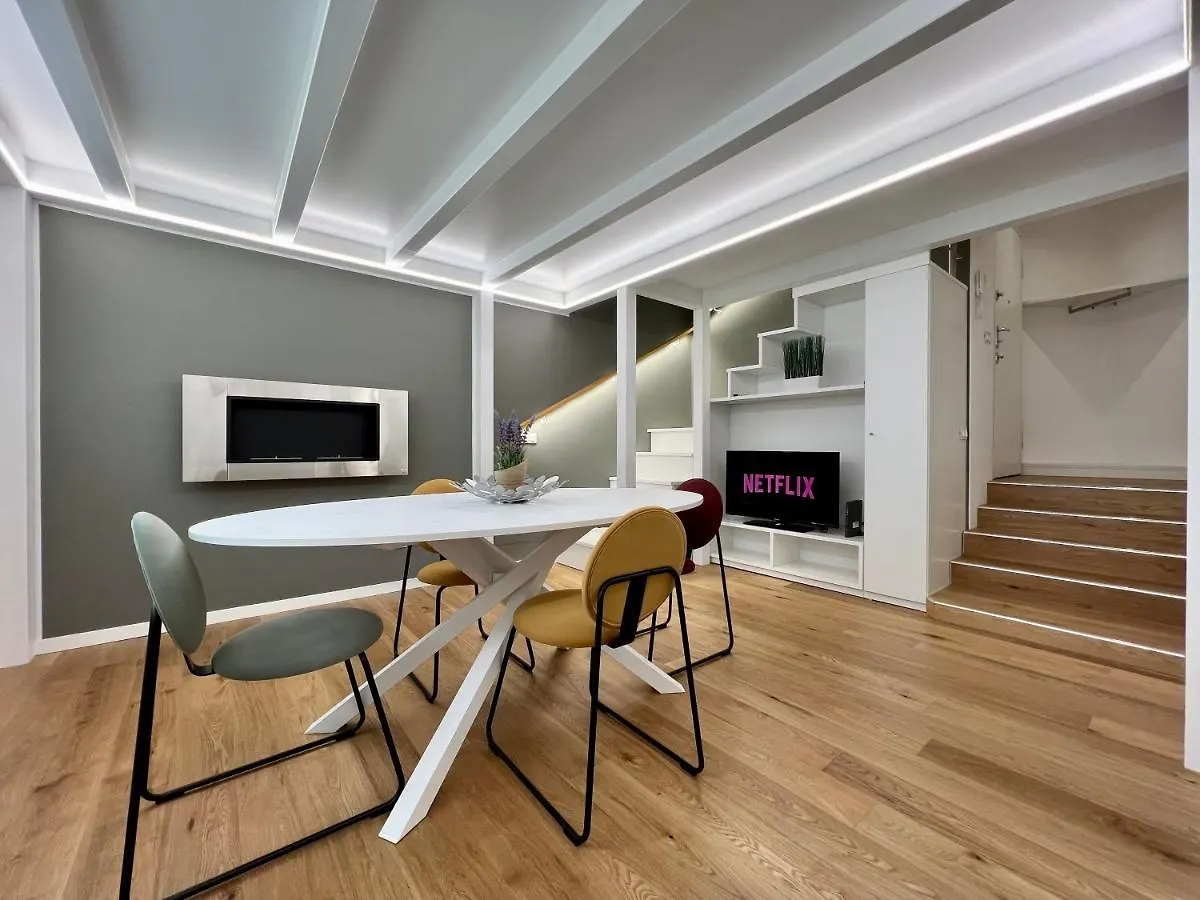 Central Luxe Haven Apartment Milan