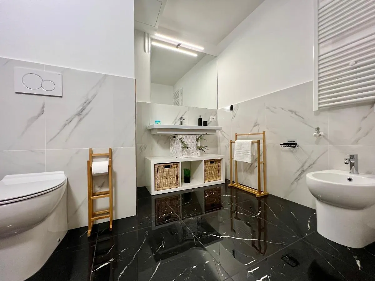 Central Luxe Haven Apartment Milan Italy