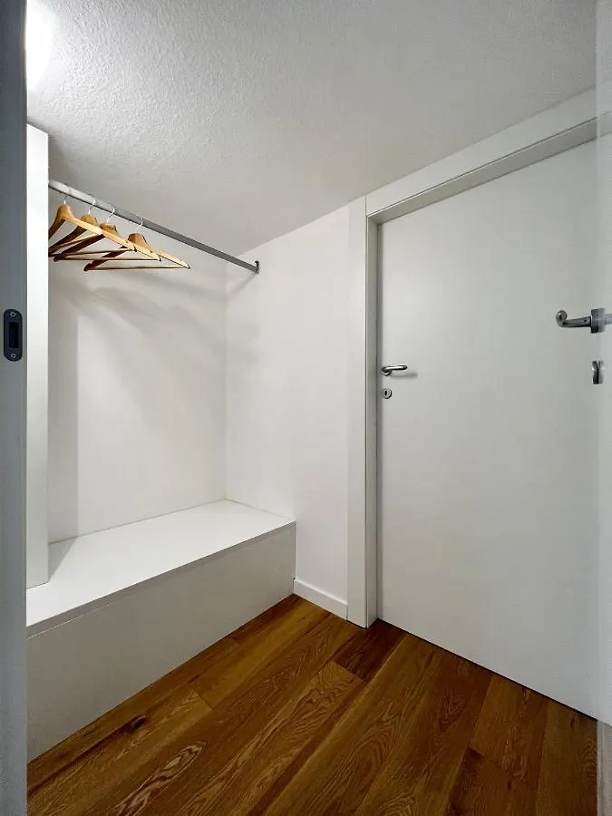 Central Luxe Haven Apartment Milan