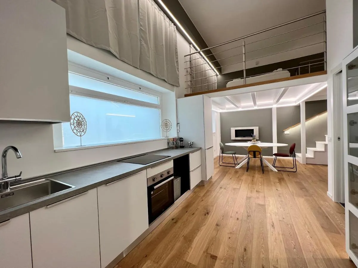 Central Luxe Haven Apartment Milan